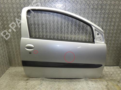 Used Right front door TOYOTA AYGO (_B1_) 1.0 (KGB10_, KGB10R) (68 hp) 24246536