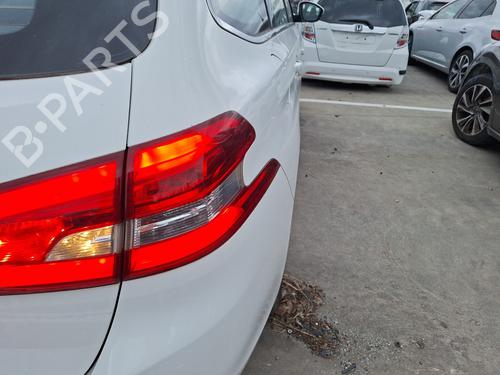 Højre baglygte PEUGEOT 308 SW II (LC_, LJ_, LR_, LX_, L4_) 1.2 THP 110 (110 hp) 31696582