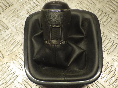 Used Shift knob Shift knob VW POLO V (6R1, 6C1) 1.2 TDI (75 hp) 24248374 24248374