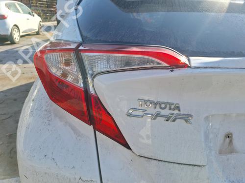 Venstre baglygte bagklap TOYOTA C-HR (_X1_) 1.8 Hybrid (ZYX10_, ZYX11_, ZYX10R, ZYX11R) (122 hp) 31045809