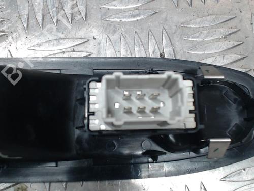 Used Right front window switch Right front window switch PEUGEOT 208 I (CA_, CC_) 1.4 HDi (68 hp) 24247645 24247645