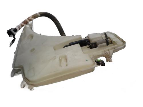 Used Windscreen washer tank Windscreen washer tank BMW 3 (E90) 320 i (150 hp) 34335688 34335688