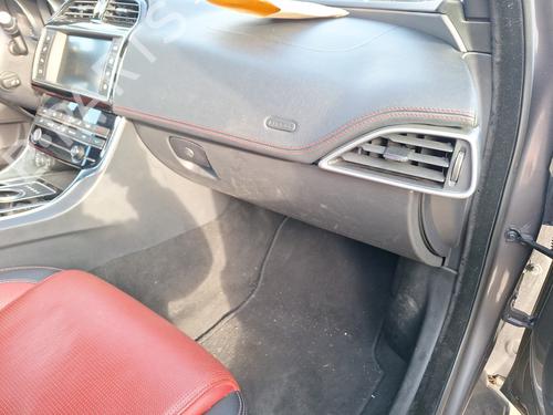 glove-box-jaguar-xe-x760-2015-31019717 main image