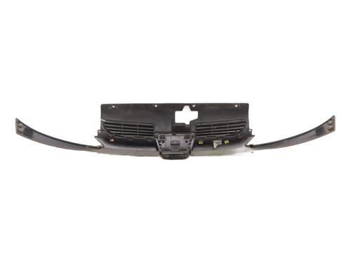 Grill PEUGEOT 206 Hatchback (2A/C) 1.4 i (75 hp) 30683293