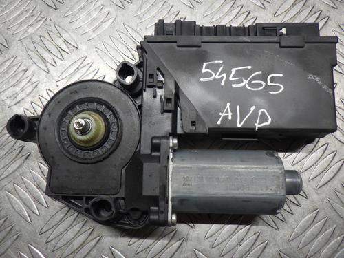 Rudehejsemotor forskærm højre AUDI A4 B7 Avant (8ED) 1.9 TDI (116 hp) 24244969