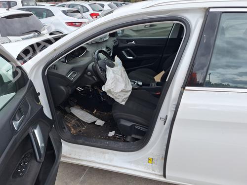 Used Rubber door seal PEUGEOT 308 SW II (LC_, LJ_, LR_, LX_, L4_) 1.2 THP 110 (110 hp) 31696587