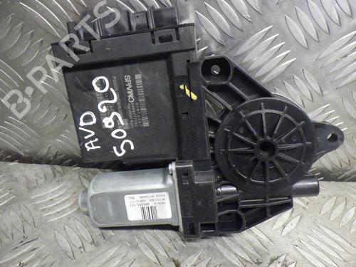 Used Right front window motor VOLVO XC40 (536) D4 AWD (190 hp) 24251223
