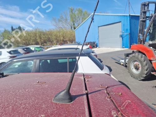 Used Antenna/Base Antenna/Base NISSAN JUKE (F15) 1.2 DIG-T (115 hp) 33051795 33051795