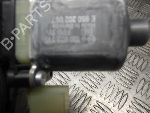 left-front-window-motor-vw-t-roc-a11-d11-2017-24246878 main image