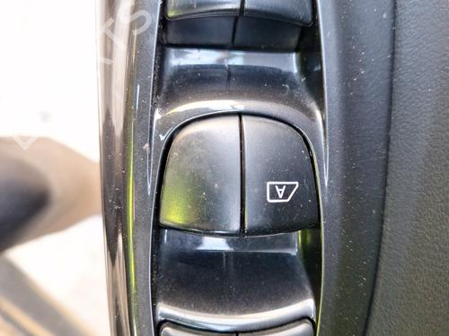 Used Left front window switch Left front window switch NISSAN JUKE (F15) 1.5 dCi (110 hp) 30674509 30674509