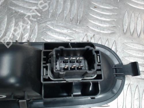 Used Right front window switch Right front window switch RENAULT CLIO III (BR0/1, CR0/1) 1.5 dCi (75 hp) 24247682 24247682