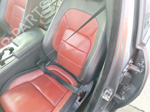 front-left-seatbelt-jaguar-xe-x760-2015-31019719 main image