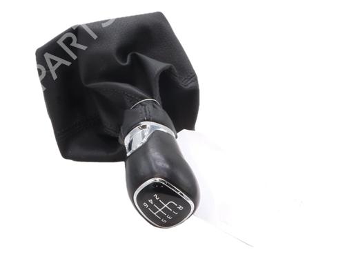Used Shift knob Shift knob SKODA OCTAVIA III Combi (5E5, 5E6) 1.0 TSI (115 hp) 40596382 40596382