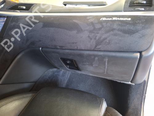 glove-box-maserati-gran-turismo-i-2007-31818874 main image