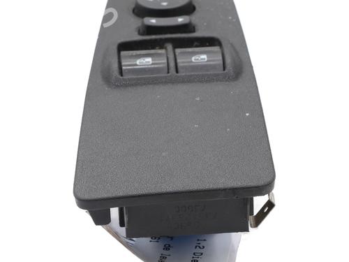 Used Left front window switch FIAT GRANDE PUNTO (199_) 1.3 D Multijet (75 hp) 30762045