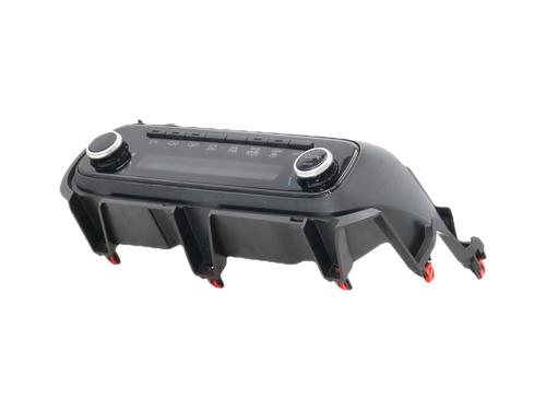 climate-control-toyota-yaris-_p21_-_pa1_-_ph1_-2020-37747452 main image