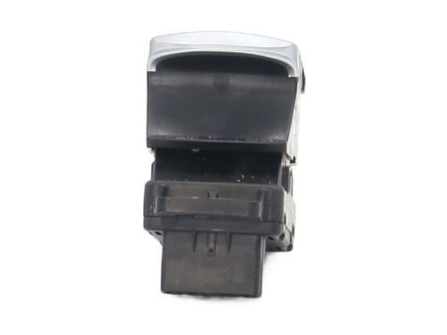 switch-renault-clio-v-b7_-2019-33176434 main image