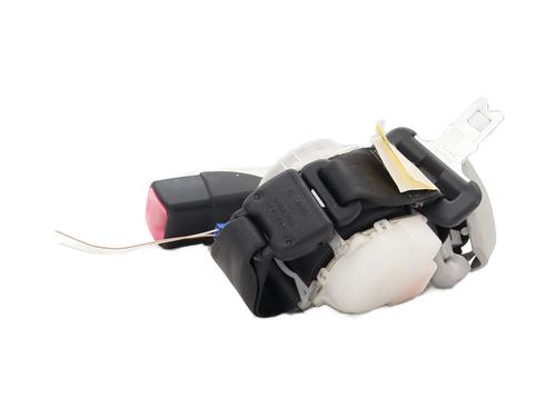 Used Rear center seatbelt Rear center seatbelt TOYOTA YARIS (_P13_) 1.5 Hybrid (NHP130_, NHP130) (101 hp) 35958084 35958084