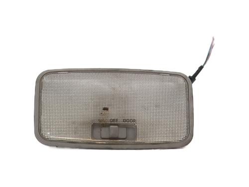 Luz interior TOYOTA YARIS (_P9_) 1.4 D-4D (NLP90_, NLP90R) (90 hp) 33162516