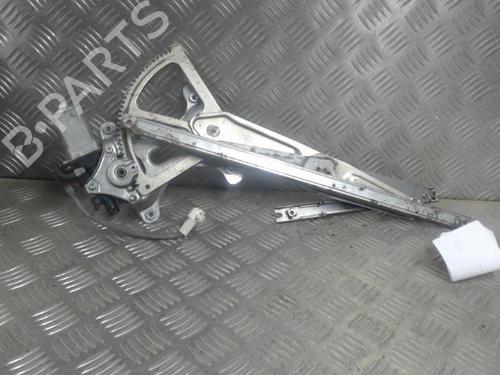 Lève-vitre avant droit LEXUS IS I (_E1_) 200 (GXE10) (155 hp) 24257776