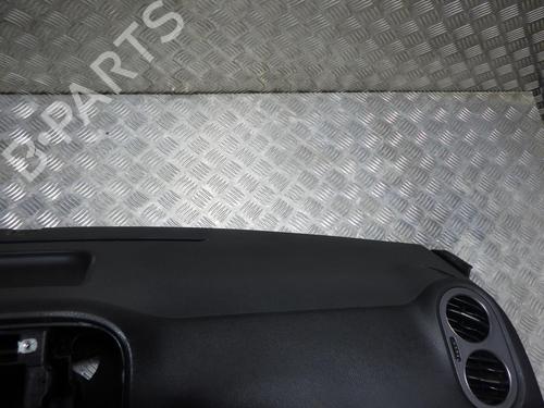 Used Dashboard Dashboard VW TIGUAN (5N_) 2.0 TDI 4motion (177 hp) 33714716 33714716