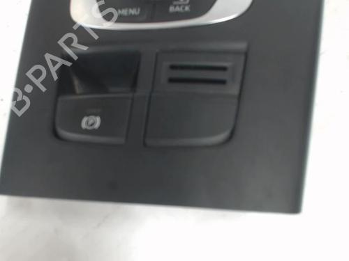 Console central AUDI A3 Limousine (8VS, 8VM) 1.6 TDI (115 hp) 24257702