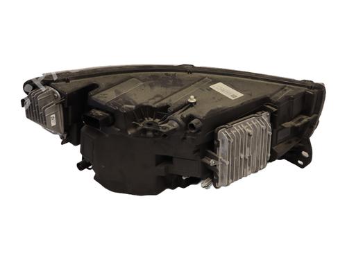 left-headlight-volvo-xc40-536-2017-26429331 main image