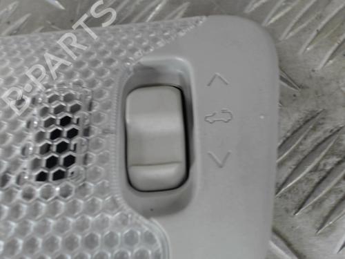 interior-roof-light-toyota-aygo-_b4_-2014-24258499 main image