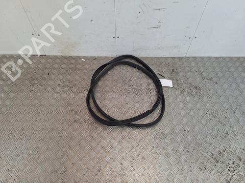 Used Rubber door seal PEUGEOT 5008 (0U_, 0E_) 1.6 HDi (112 hp) 31625582