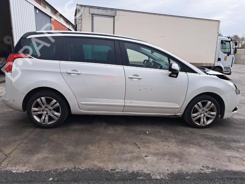 Right front seat PEUGEOT 5008 (0U_, 0E_) 1.6 HDi | BP31612424C16 