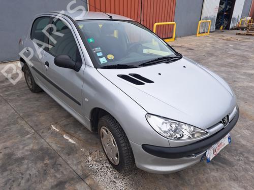 Brugte PEUGEOT 206 Hatchback (2A/C) 1.4 i (75 hp) 4307347