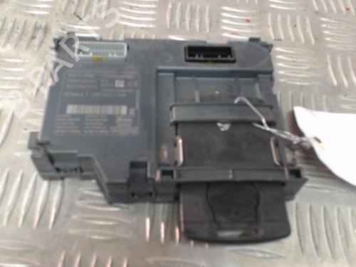 Lecteur Carte RENAULT CLIO IV (BH_) 1.6 RS (BHJ4, BHJ6, BHMM) (200 hp) 24260903