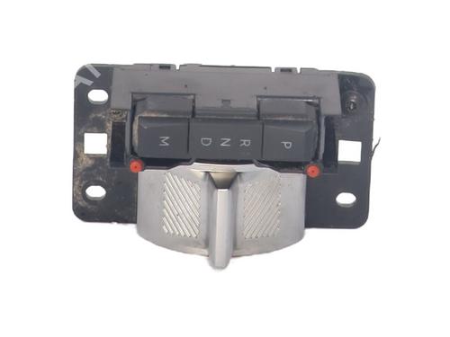 Used Gear lever PEUGEOT 308 III (FB_, FH_, FP_, F3_, FM_) BlueHDi 130 (FBYHZL, FBYHZT) (131 hp) 30464692