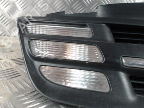 Used Grille NISSAN MICRA III (K12) 1.2 16V (65 hp) 24258525