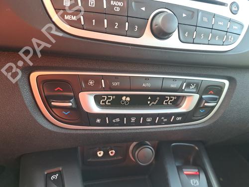 Headrest RENAULT SCÉNIC III (JZ0/1_) 1.9 dCi (JZ0J, JZ1J, JZ1K, JZ1S) | BP32312463I31