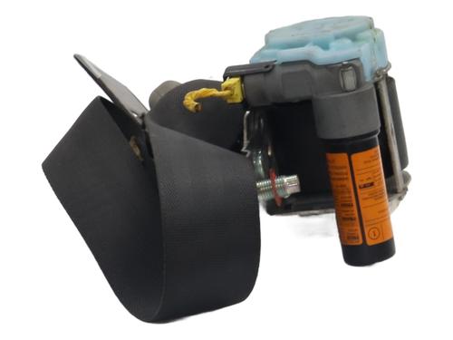 Used Front left seatbelt HYUNDAI GETZ (TB) 1.5 CRDi (88 hp) 30884399