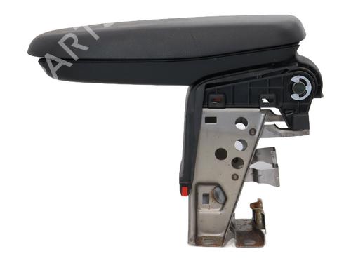 armrest-center-console-toyota-yaris-cross-mxp_-2020-37747296 main image