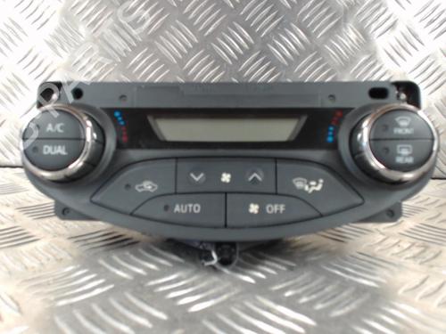 Climate control TOYOTA YARIS (_P13_) 1.5 Hybrid (NHP130_, NHP130) | BP24258647I5 