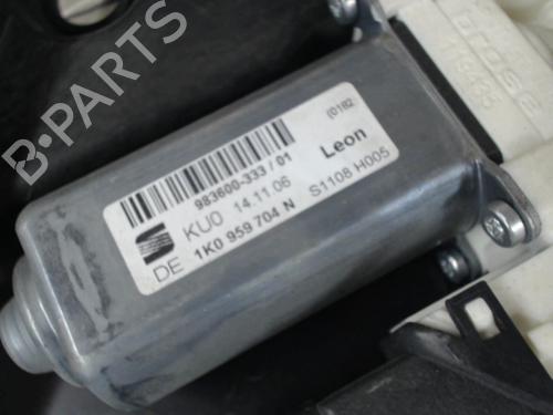 Rear right window mechanism SEAT LEON (1P1) 1.9 TDI | BP24258568C25 