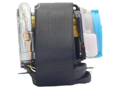 front-right-seatbelt-toyota-yaris-_p13_-2010-2011-2012-2013-2014-2015-2016-2017-2018-2019-2020-37747692 main image