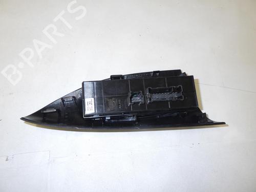 left-front-window-switch-nissan-juke-f15-2010-2011-2012-2013-2014-2015-2016-2017-2018-2019-24257024 main image