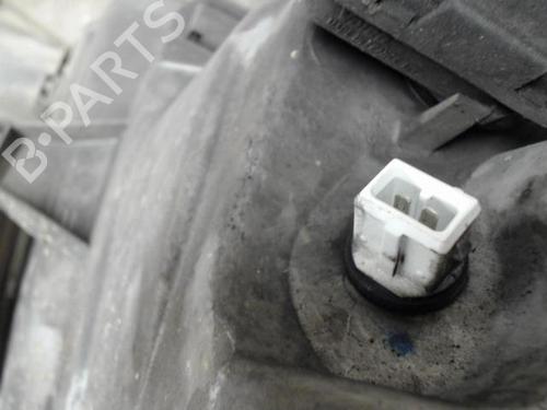 Used Right headlight RENAULT TRAFIC II Van (FL) 2.5 dCi 135 (FL0D) (135 hp) 24260839