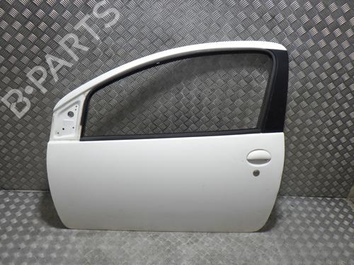Used Left front door PEUGEOT 107 (PM_, PN_) 1.4 HDi (54 hp) 28476300