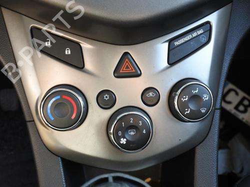 Used Climate control Climate control CHEVROLET AVEO Hatchback (T300) 1.2 (86 hp) 24255858 24255858