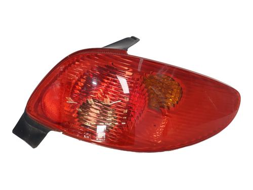 Used Right taillight PEUGEOT 206 Hatchback (2A/C) 1.4 i (75 hp) 30132905