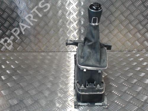 Used Gear lever VW GOLF VII (5G1, BQ1, BE1, BE2) 1.2 TSI (105 hp) 24261950
