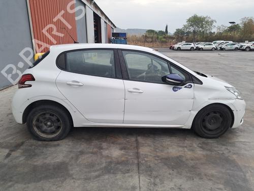 Used Parts PEUGEOT 208 I (CA_, CC_) 1.2 VTi 68 / PureTech 68 4562007