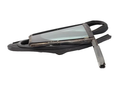 Front left quarter glass PEUGEOT 308 I (4A_, 4C_) 1.6 HDi | BP29432525C111 