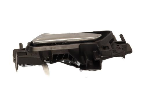 Used Front left interior door handle Front left interior door handle PEUGEOT 308 II (LB_, LP_, LW_, LH_, L3_) 1.2 THP 110 (110 hp) 28581994 28581994