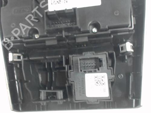 middle-console-audi-a3-limousine-8vs-8vm-2013-2014-2015-2016-2017-2018-2019-2020-2021-24257702 main image